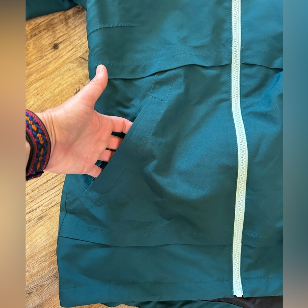 Flylow Ski Jacket - Picture 3 of 10